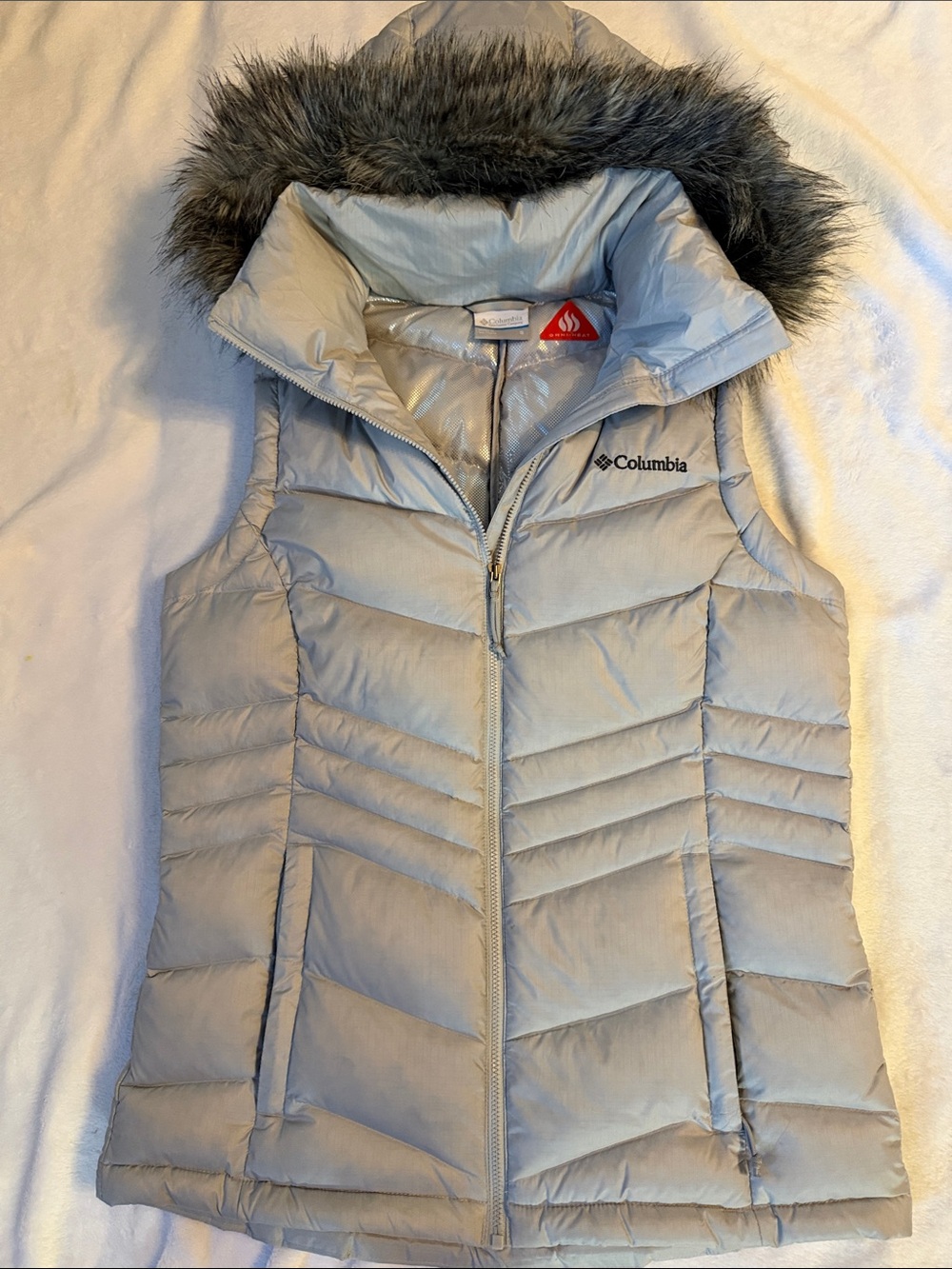 Columbia Omni-Heat Light Gray Quilted Vest with Faux Fur Trim Hood